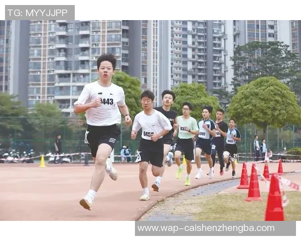 厦门二中足球队奋勇拼搏展现青春风采助力校园体育文化发展